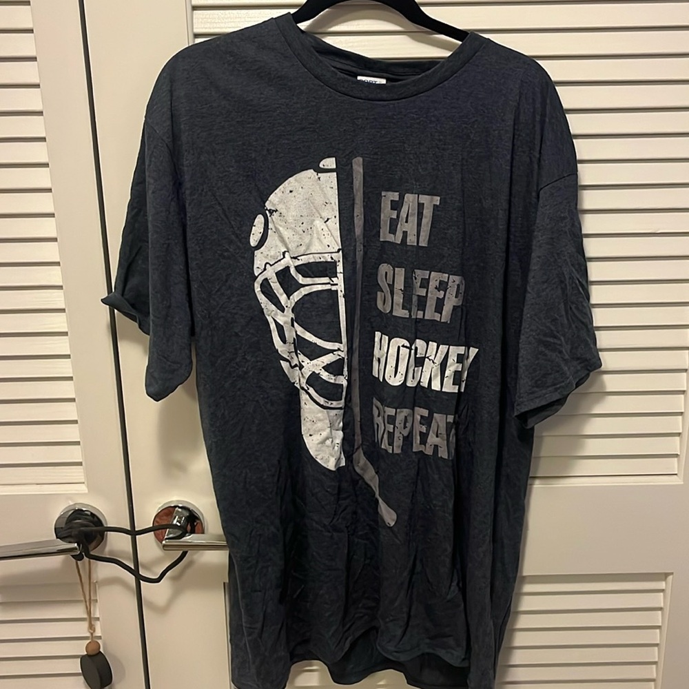 Eat Sleep Hockey graphic tee XXL 2Xl